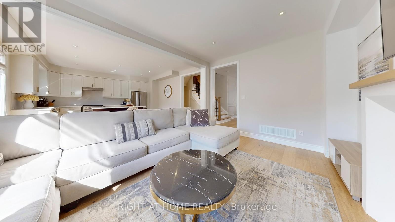 137 Mcgahey Street, New Tecumseth (Tottenham), Ontario  L0G 1W0 - Photo 13 - N12448816