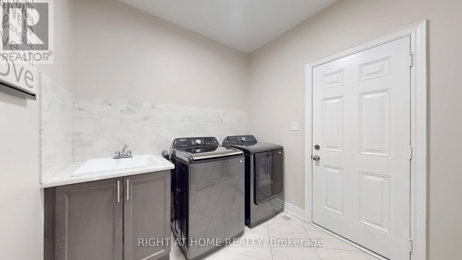137 Mcgahey Street, New Tecumseth (Tottenham), Ontario  L0G 1W0 - Photo 25 - N12448816