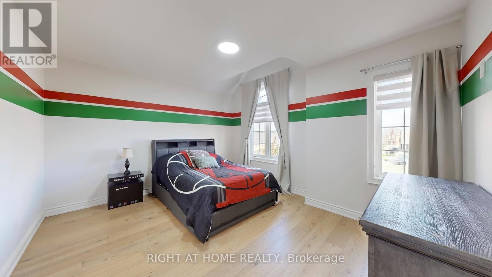 137 Mcgahey Street, New Tecumseth (Tottenham), Ontario  L0G 1W0 - Photo 36 - N12448816