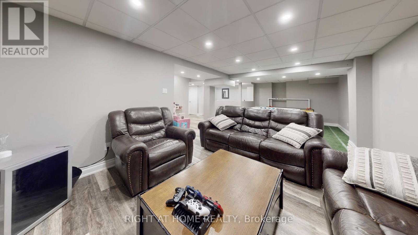 137 Mcgahey Street, New Tecumseth (Tottenham), Ontario  L0G 1W0 - Photo 39 - N12448816