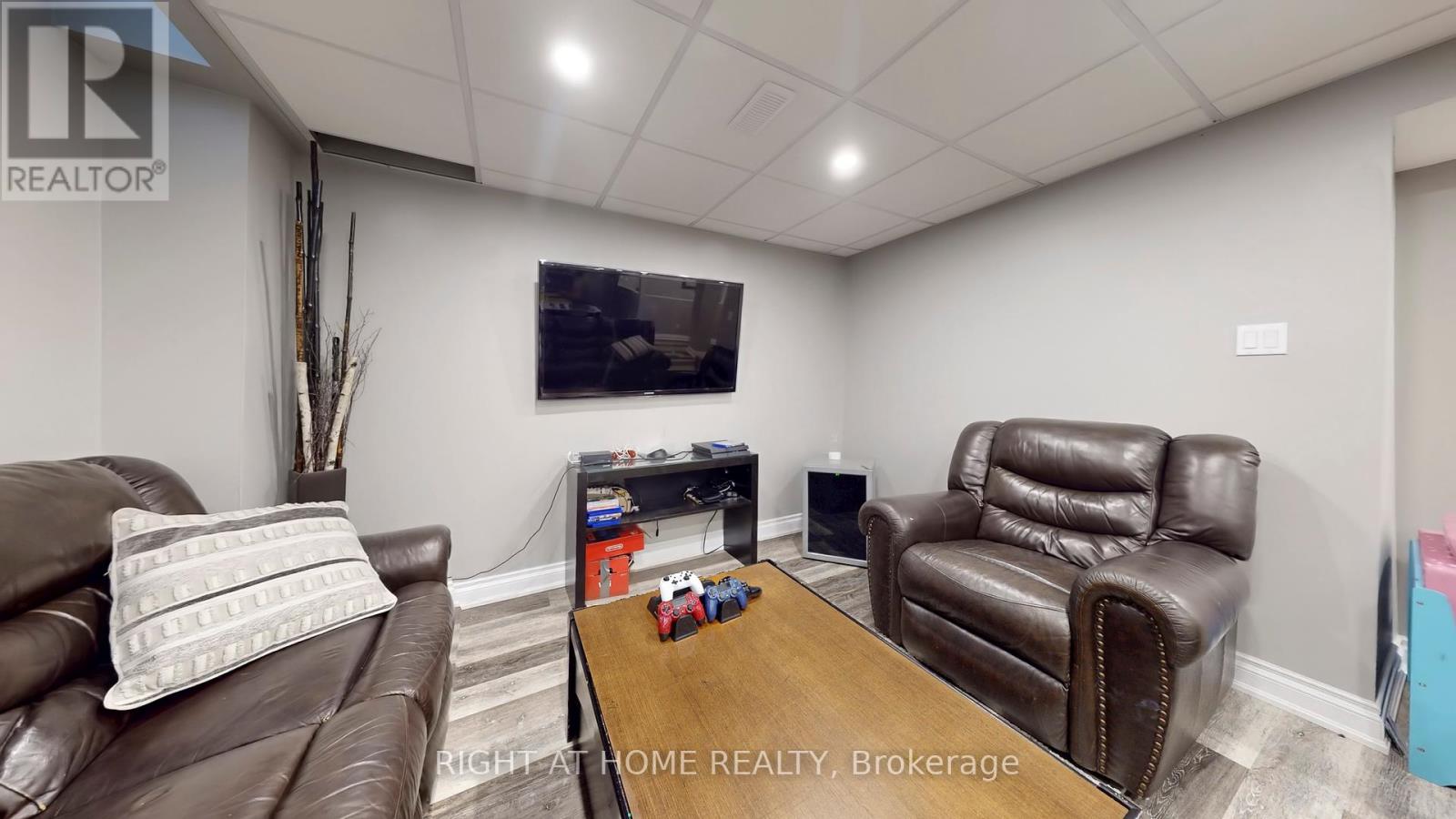 137 Mcgahey Street, New Tecumseth (Tottenham), Ontario  L0G 1W0 - Photo 40 - N12448816