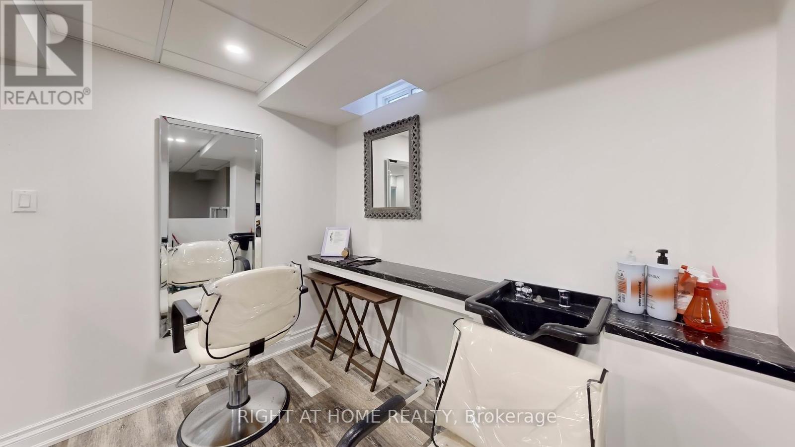 137 Mcgahey Street, New Tecumseth (Tottenham), Ontario  L0G 1W0 - Photo 45 - N12448816
