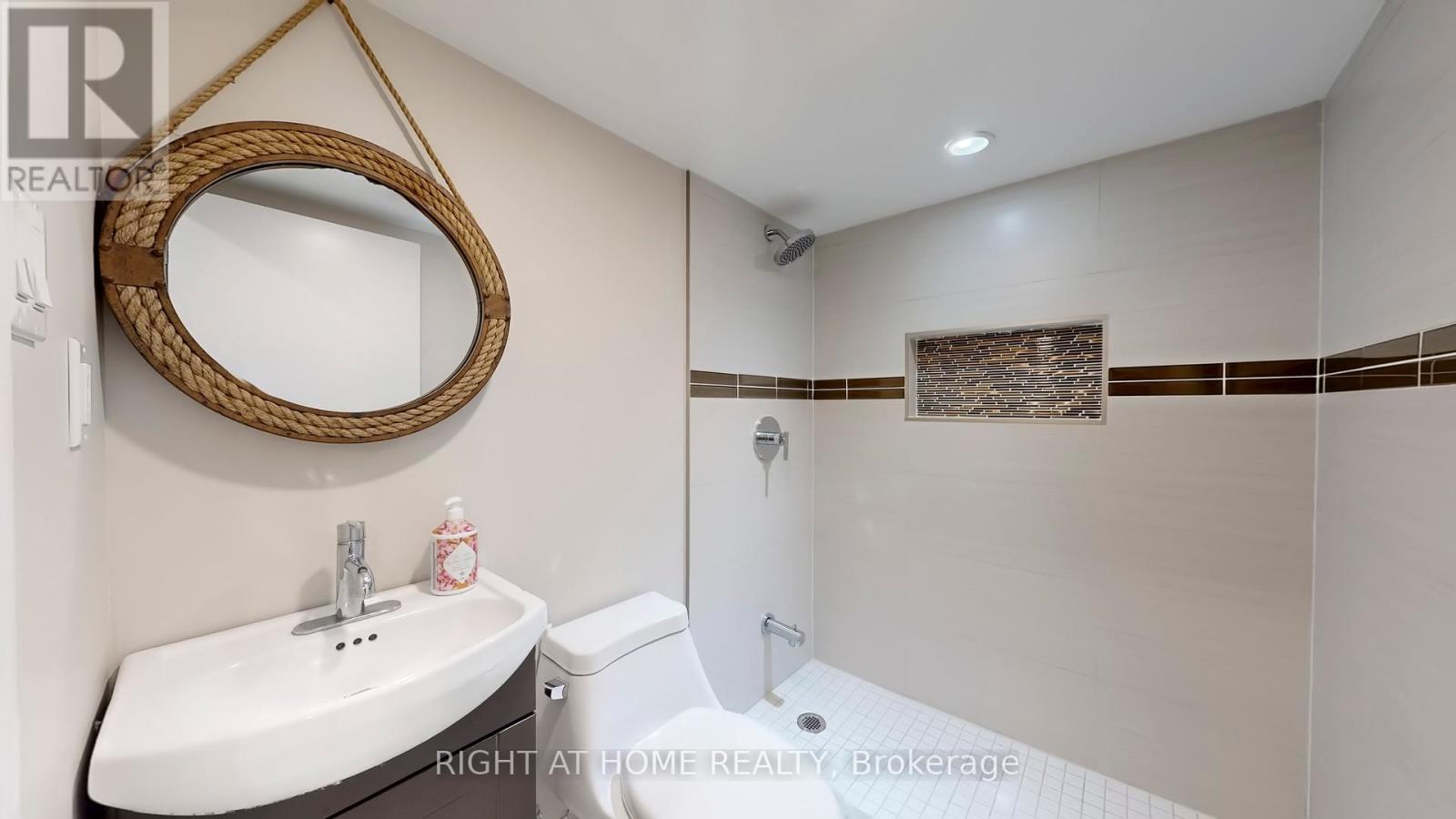 137 Mcgahey Street, New Tecumseth (Tottenham), Ontario  L0G 1W0 - Photo 46 - N12448816