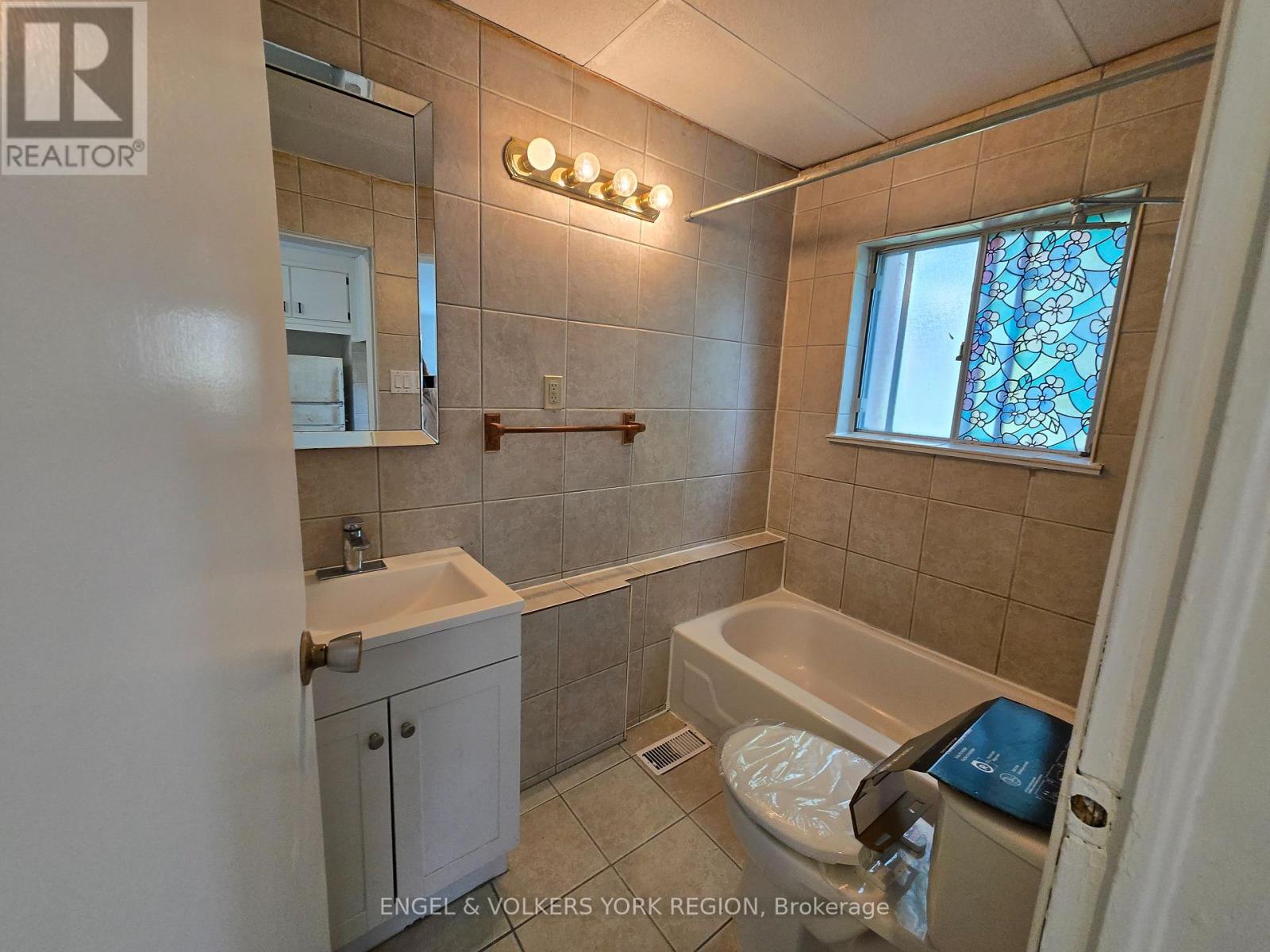 1 - 41 Essa Road S, New Tecumseth, Ontario  L9R 1N6 - Photo 4 - N12448826
