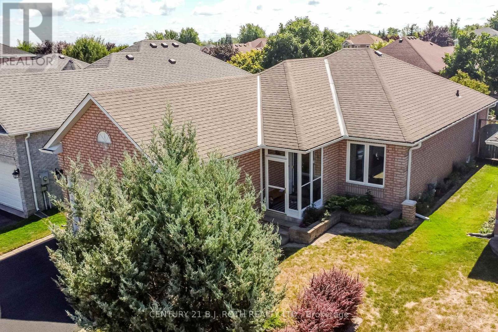 1957 Mill Street, Innisfil (Alcona), Ontario  L9S 2A2 - Photo 3 - N12448844