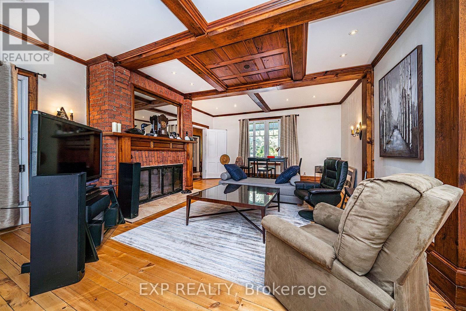 376 Lake Drive N, Georgina (Historic Lakeshore Communities), Ontario  L4P 3C8 - Photo 15 - N12448847