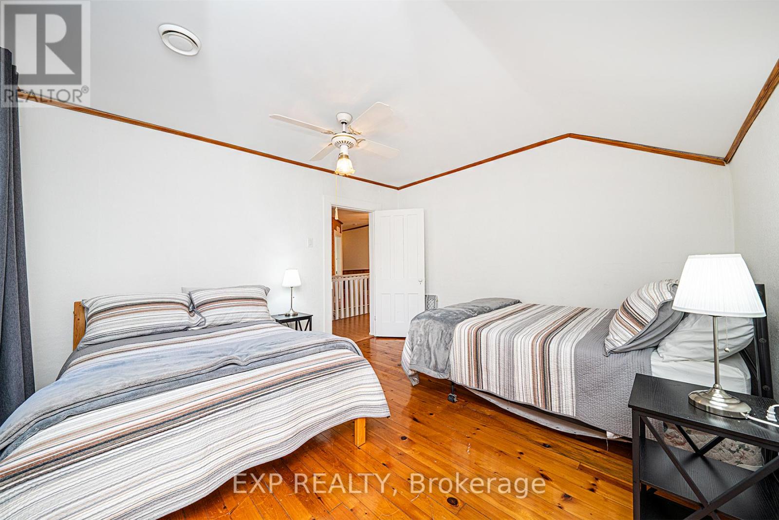 376 Lake Drive N, Georgina (Historic Lakeshore Communities), Ontario  L4P 3C8 - Photo 32 - N12448847