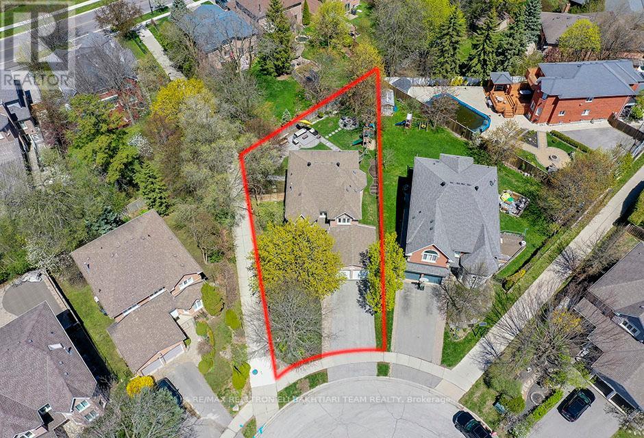 353 Meegan Court, Newmarket (Summerhill Estates), Ontario  L3X 2B7 - Photo 2 - N12448854