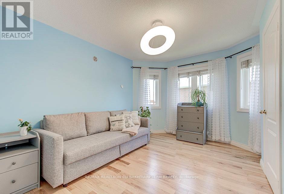 353 Meegan Court, Newmarket (Summerhill Estates), Ontario  L3X 2B7 - Photo 34 - N12448854