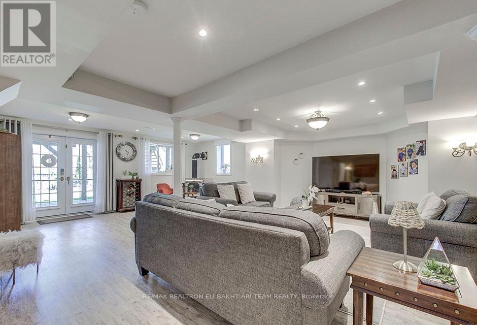353 Meegan Court, Newmarket (Summerhill Estates), Ontario  L3X 2B7 - Photo 40 - N12448854