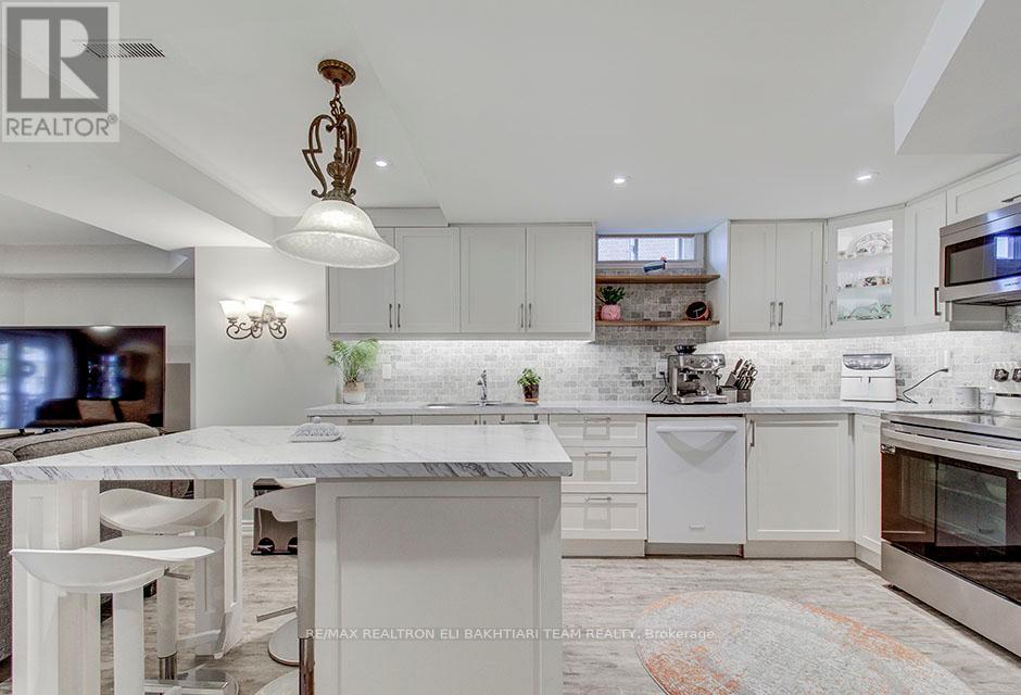 353 Meegan Court, Newmarket (Summerhill Estates), Ontario  L3X 2B7 - Photo 45 - N12448854