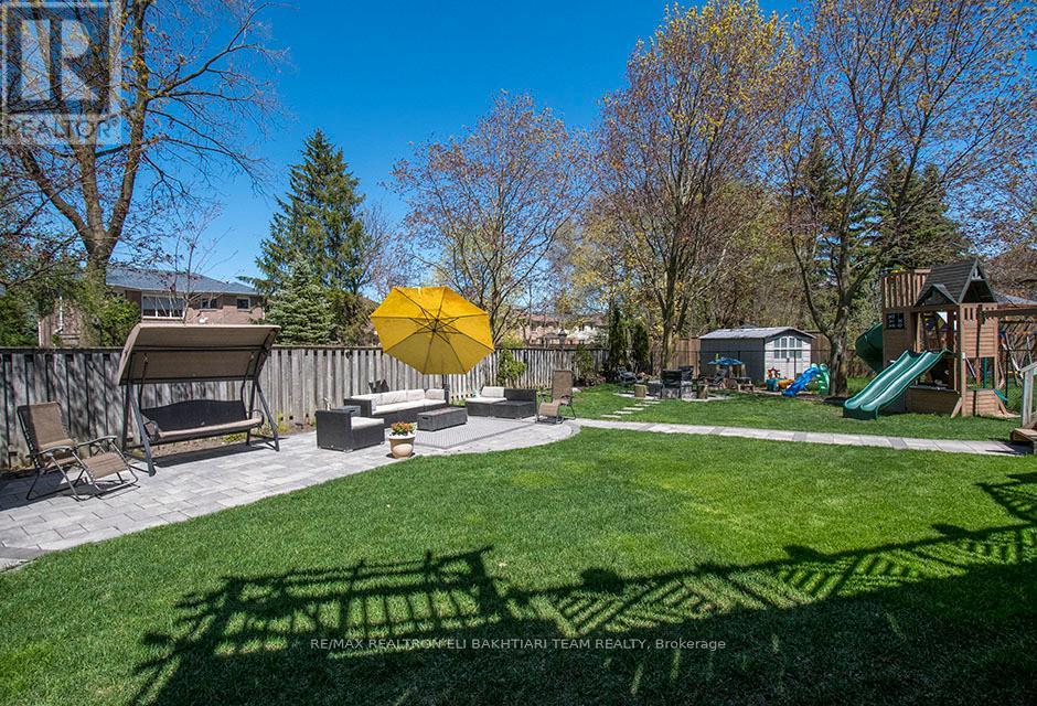 353 Meegan Court, Newmarket (Summerhill Estates), Ontario  L3X 2B7 - Photo 7 - N12448854