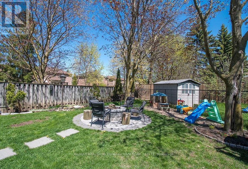 353 Meegan Court, Newmarket (Summerhill Estates), Ontario  L3X 2B7 - Photo 8 - N12448854