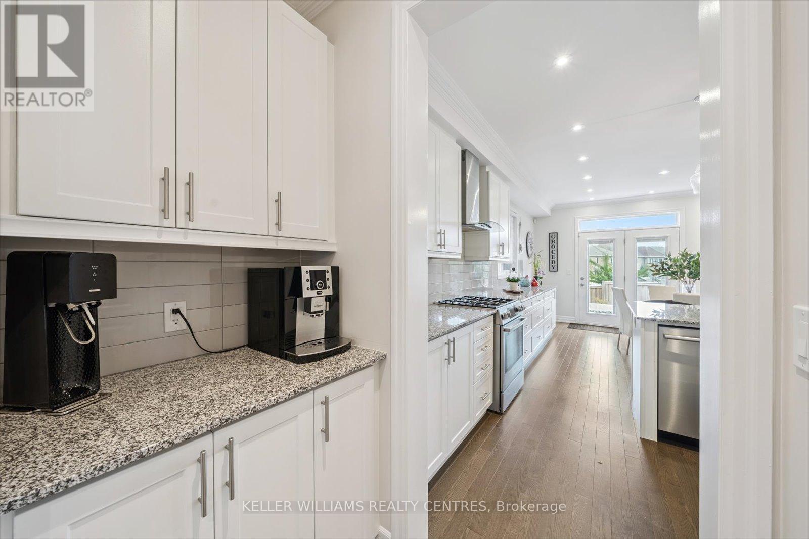 57 Charlotte Abby Drive, East Gwillimbury (Holland Landing), Ontario  L9N 1G5 - Photo 14 - N12448879