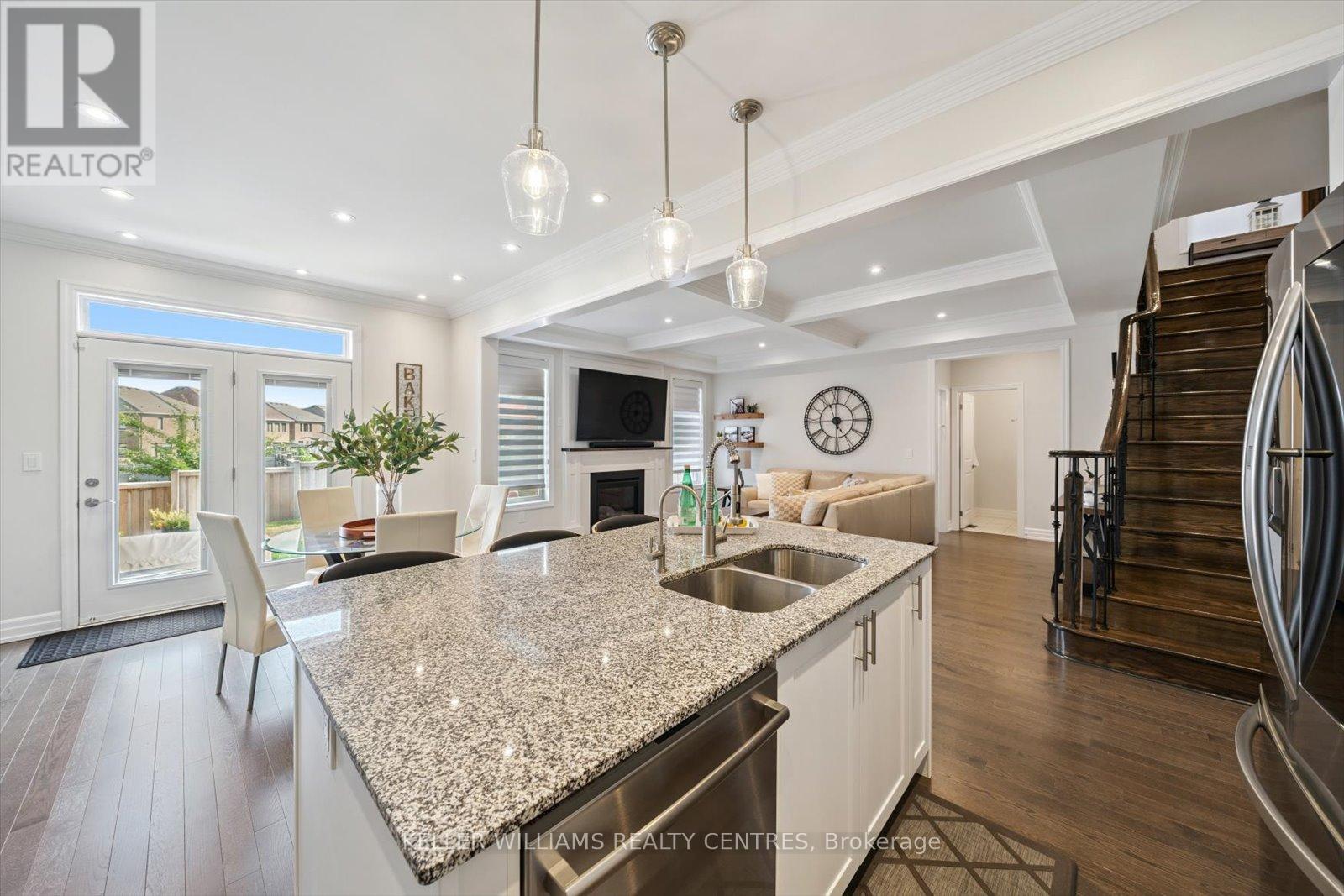 57 Charlotte Abby Drive, East Gwillimbury (Holland Landing), Ontario  L9N 1G5 - Photo 16 - N12448879