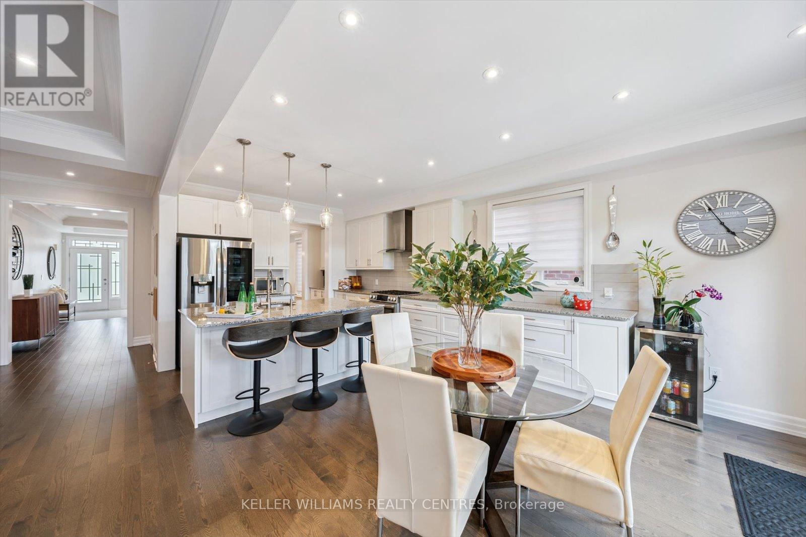 57 Charlotte Abby Drive, East Gwillimbury (Holland Landing), Ontario  L9N 1G5 - Photo 18 - N12448879
