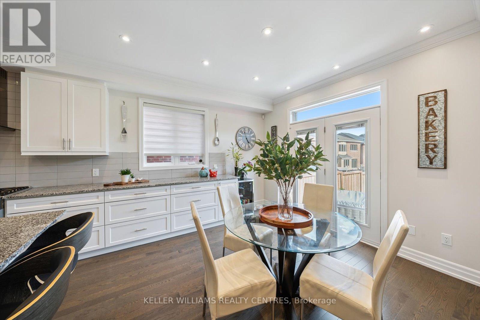 57 Charlotte Abby Drive, East Gwillimbury (Holland Landing), Ontario  L9N 1G5 - Photo 19 - N12448879