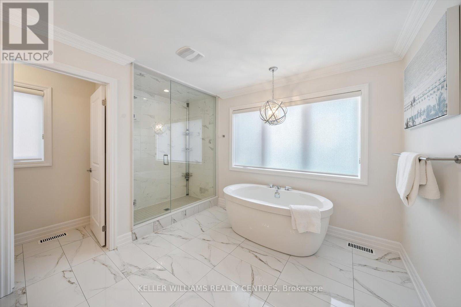 57 Charlotte Abby Drive, East Gwillimbury (Holland Landing), Ontario  L9N 1G5 - Photo 36 - N12448879