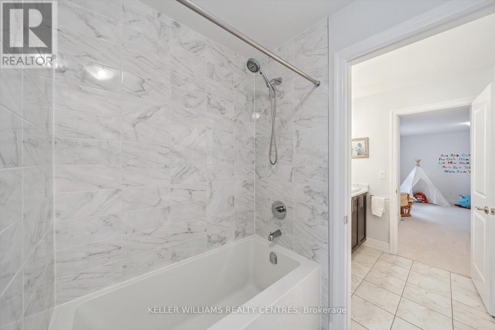 57 Charlotte Abby Drive, East Gwillimbury (Holland Landing), Ontario  L9N 1G5 - Photo 42 - N12448879