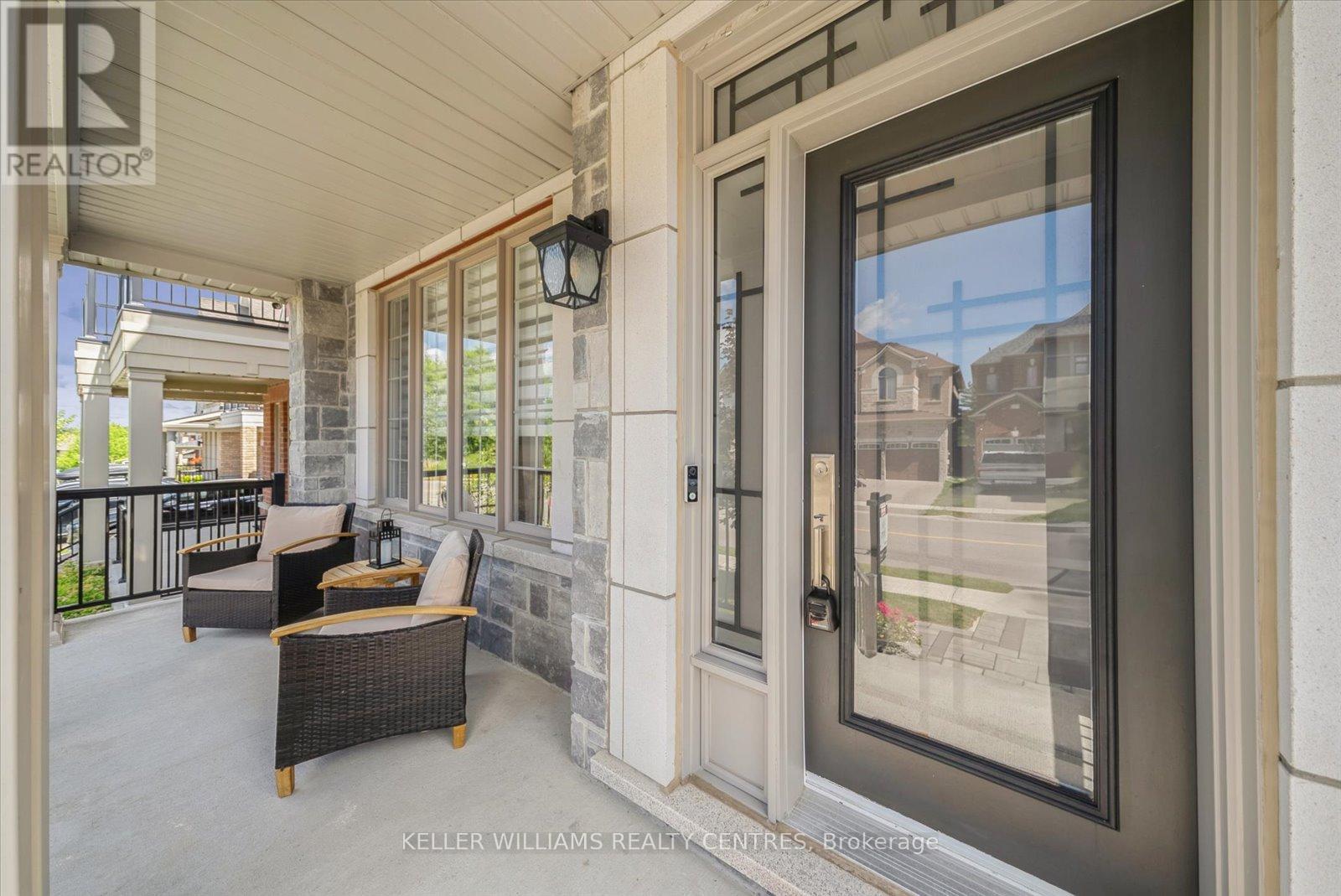 57 Charlotte Abby Drive, East Gwillimbury (Holland Landing), Ontario  L9N 1G5 - Photo 6 - N12448879