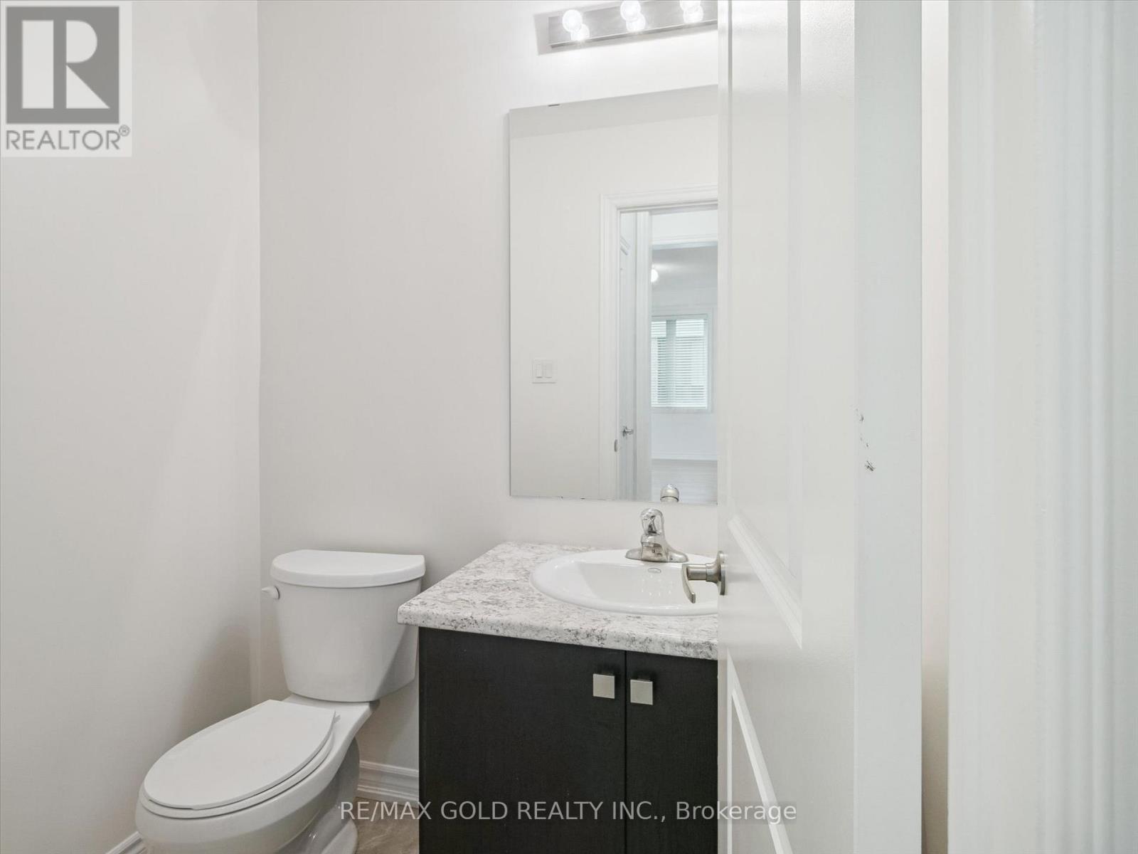 Upper - 6 Bannister Road, Barrie, Ontario  L9J 0L5 - Photo 15 - S12448907