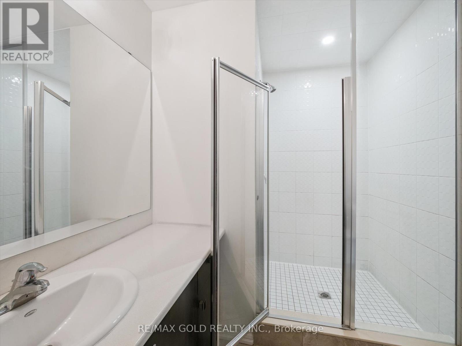 Upper - 6 Bannister Road, Barrie, Ontario  L9J 0L5 - Photo 21 - S12448907