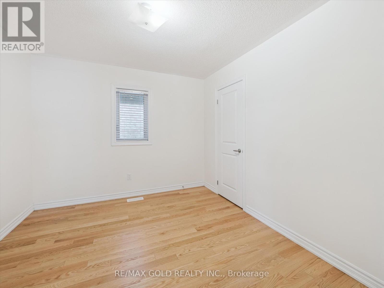 Upper - 6 Bannister Road, Barrie, Ontario  L9J 0L5 - Photo 22 - S12448907