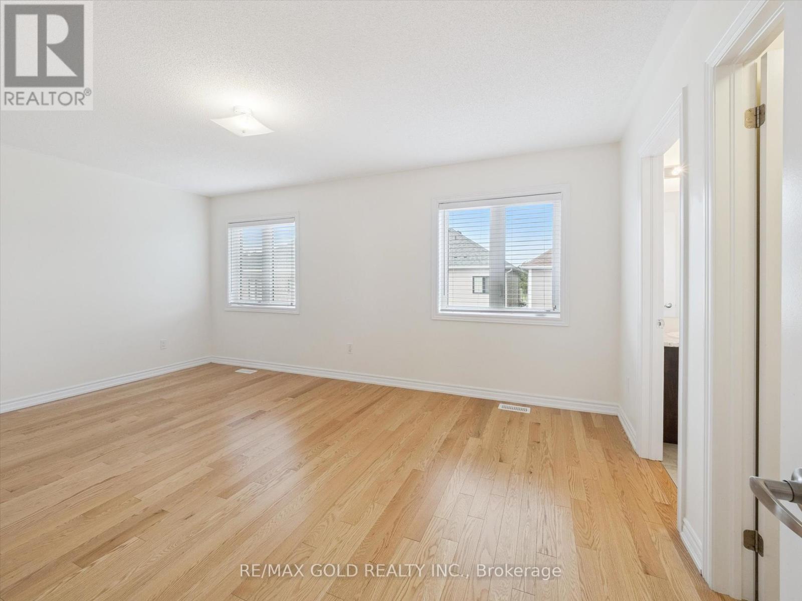 Upper - 6 Bannister Road, Barrie, Ontario  L9J 0L5 - Photo 24 - S12448907