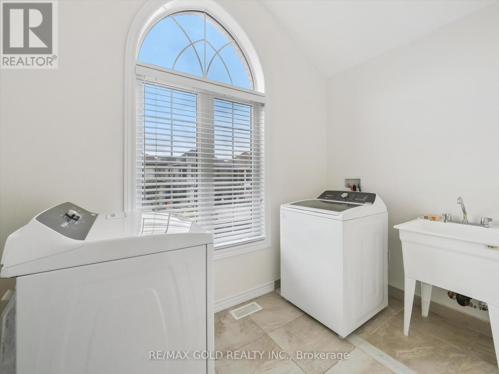 Upper - 6 Bannister Road, Barrie, Ontario  L9J 0L5 - Photo 34 - S12448907