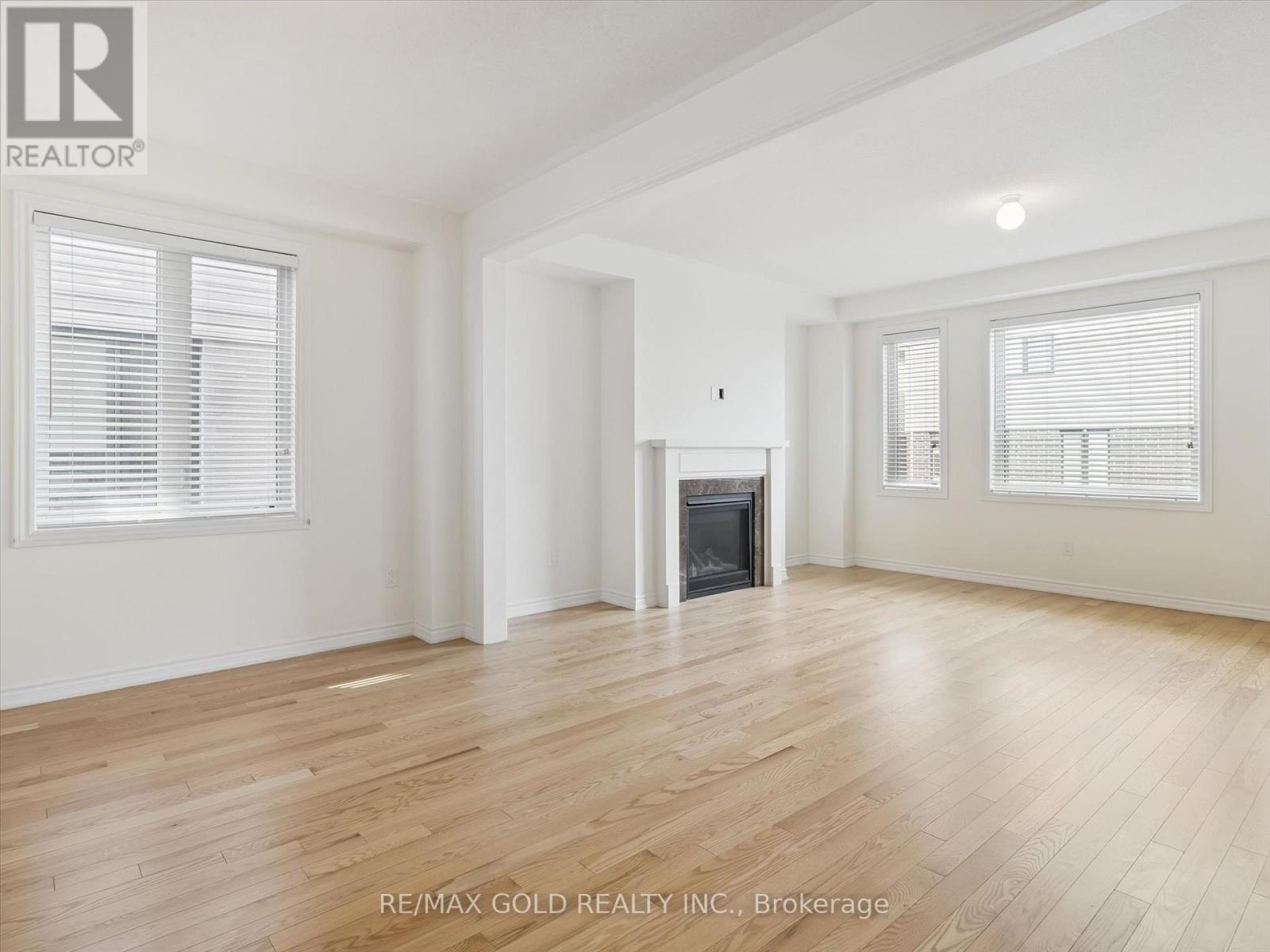 Upper - 6 Bannister Road, Barrie, Ontario  L9J 0L5 - Photo 7 - S12448907
