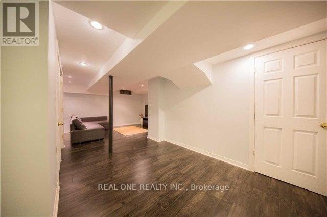 1261 Valerie Crescent, Oakville, Ontario  L6J 7E9 - Photo 12 - W12424494