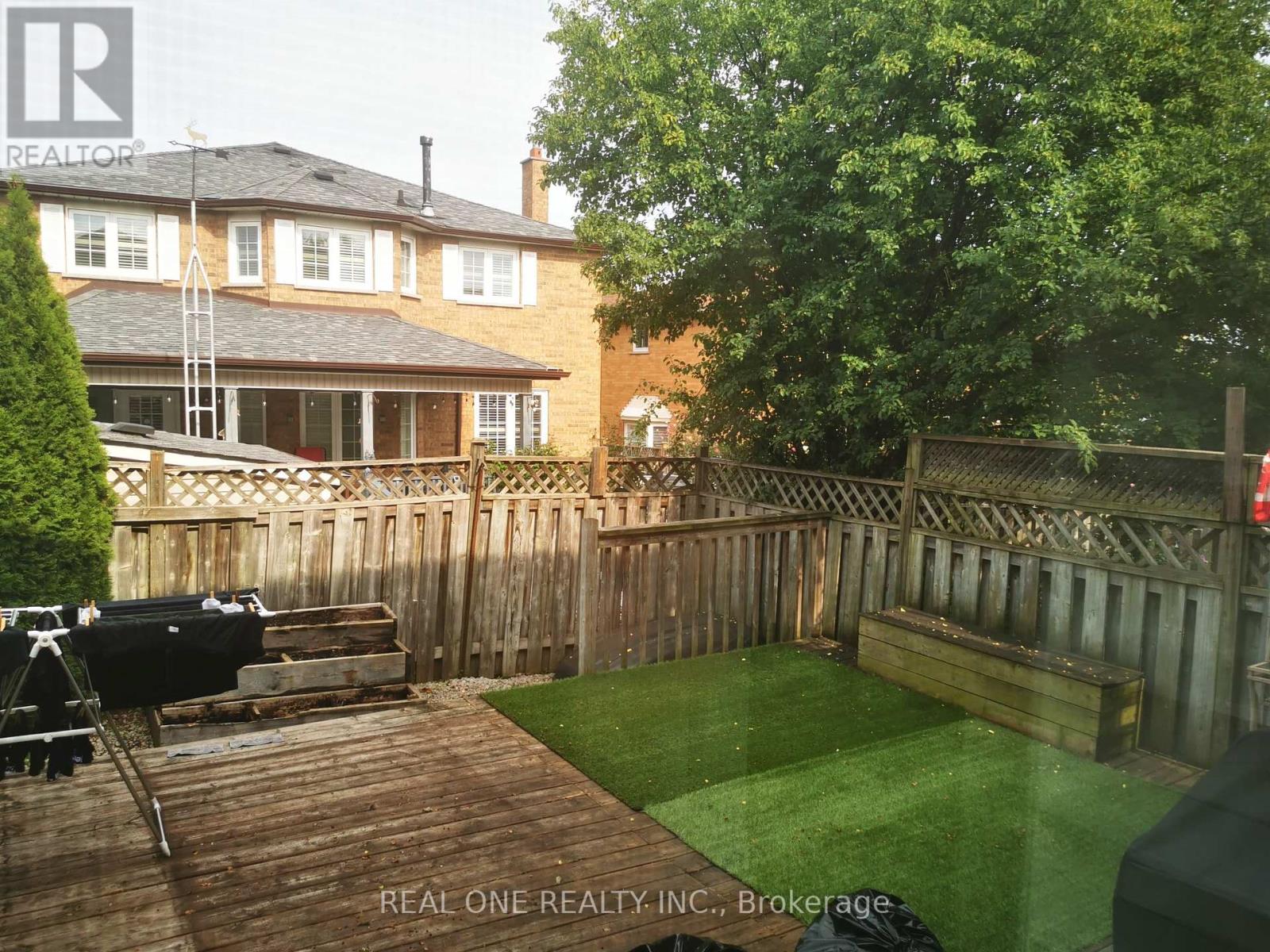 1261 Valerie Crescent, Oakville, Ontario  L6J 7E9 - Photo 18 - W12424494