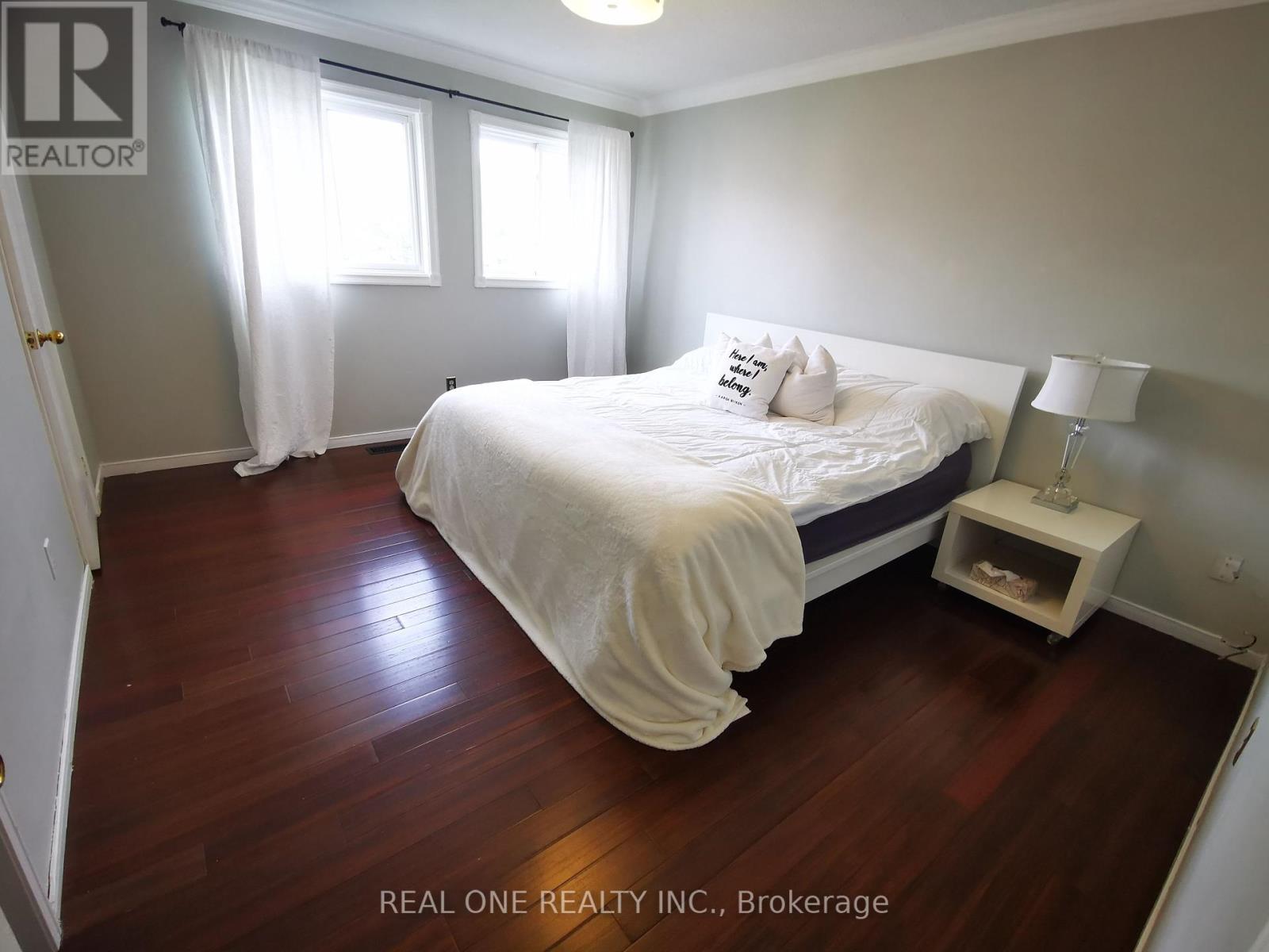 1261 Valerie Crescent, Oakville, Ontario  L6J 7E9 - Photo 15 - W12424494