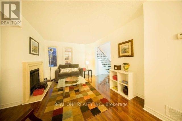 1261 Valerie Crescent, Oakville, Ontario  L6J 7E9 - Photo 7 - W12424494