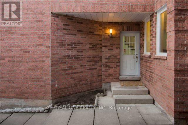 1261 Valerie Crescent, Oakville, Ontario  L6J 7E9 - Photo 3 - W12424494