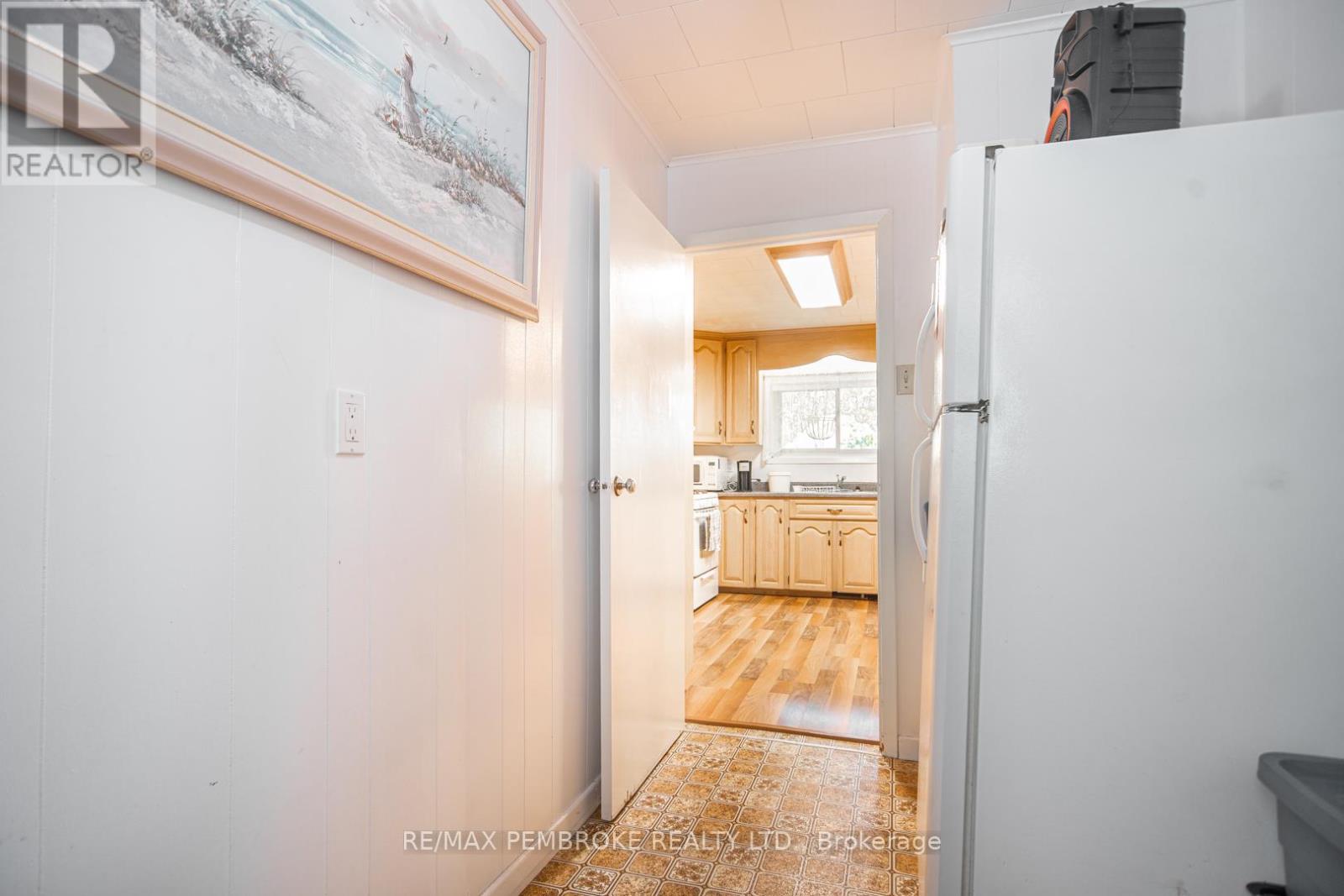 2617 Snake River Line, Laurentian Valley, Ontario  K0J 1K0 - Photo 14 - X12448951