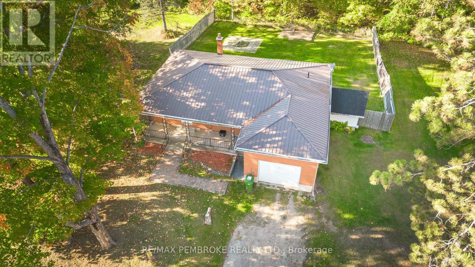 2617 Snake River Line, Laurentian Valley, Ontario  K0J 1K0 - Photo 2 - X12448951