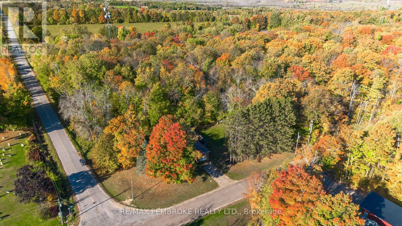 2617 Snake River Line, Laurentian Valley, Ontario  K0J 1K0 - Photo 4 - X12448951