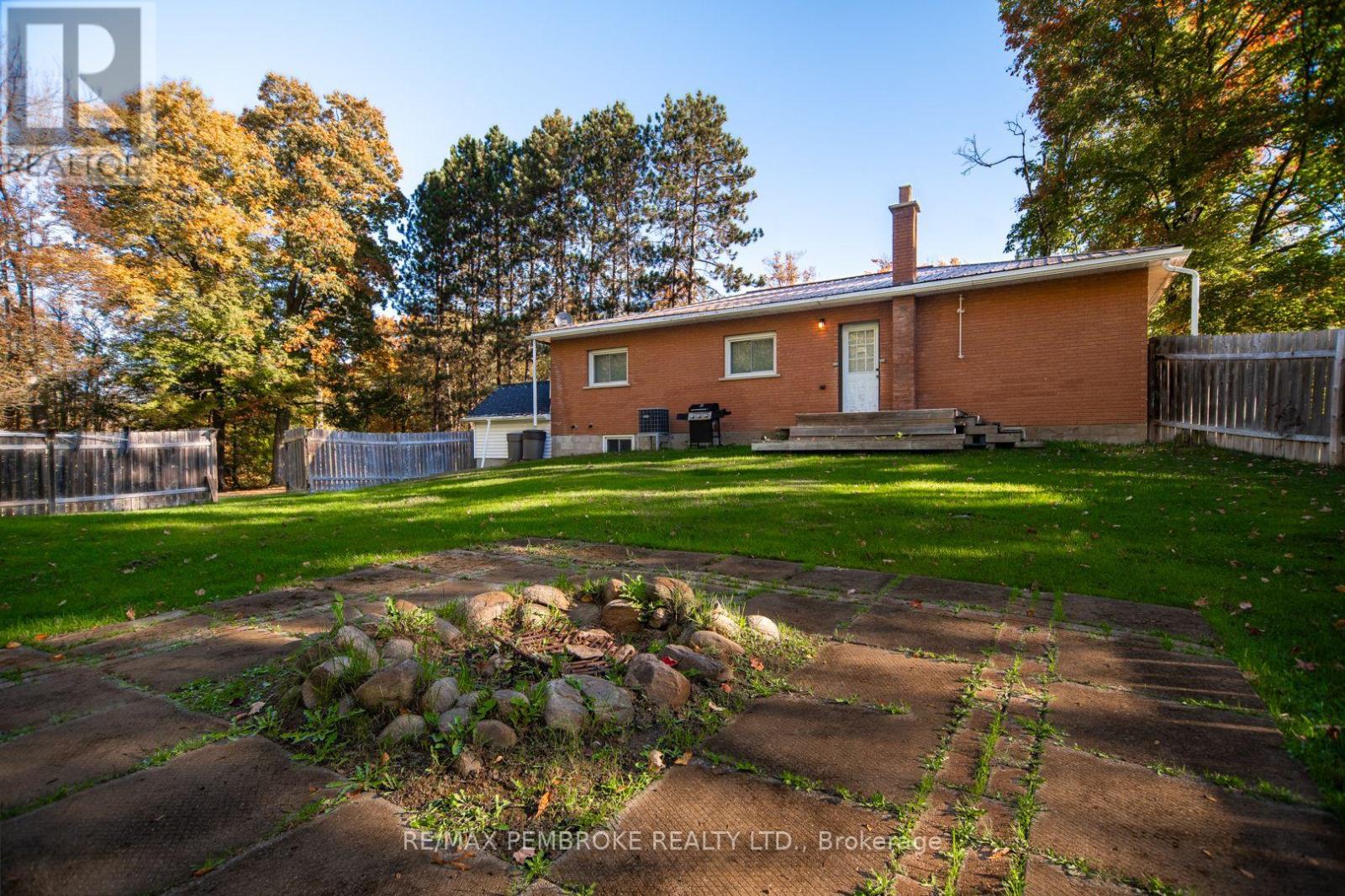 2617 Snake River Line, Laurentian Valley, Ontario  K0J 1K0 - Photo 40 - X12448951