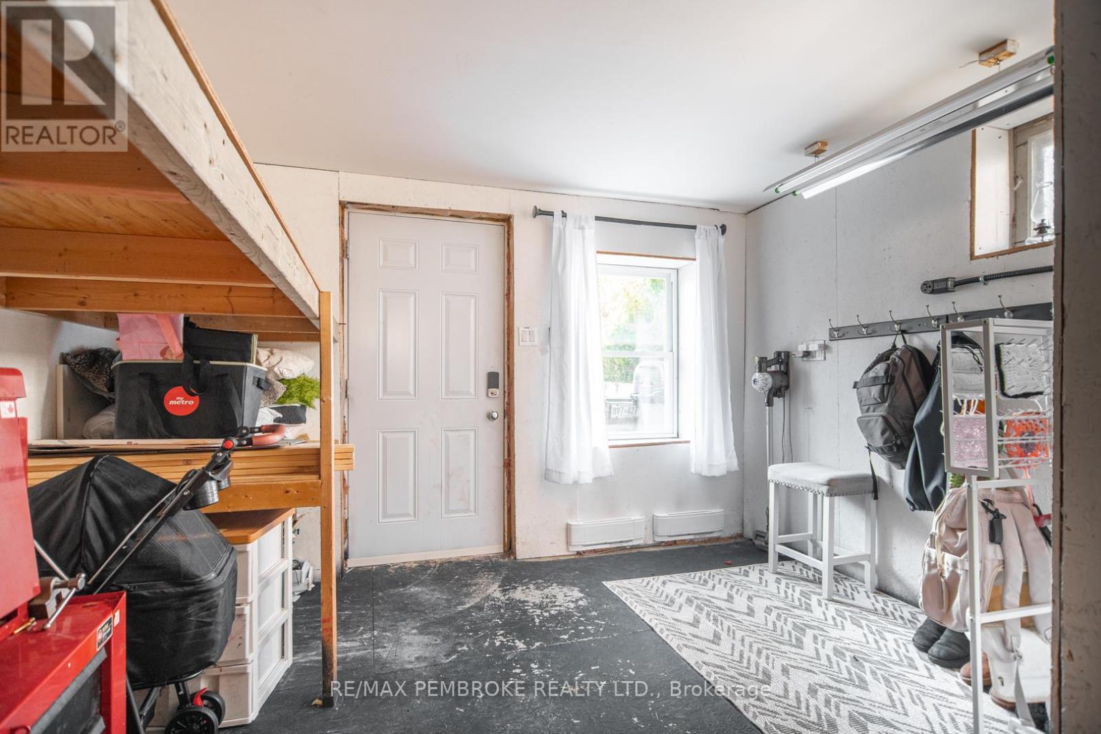 526 Esther Street, Pembroke, Ontario  K8A 3E7 - Photo 29 - X12448956