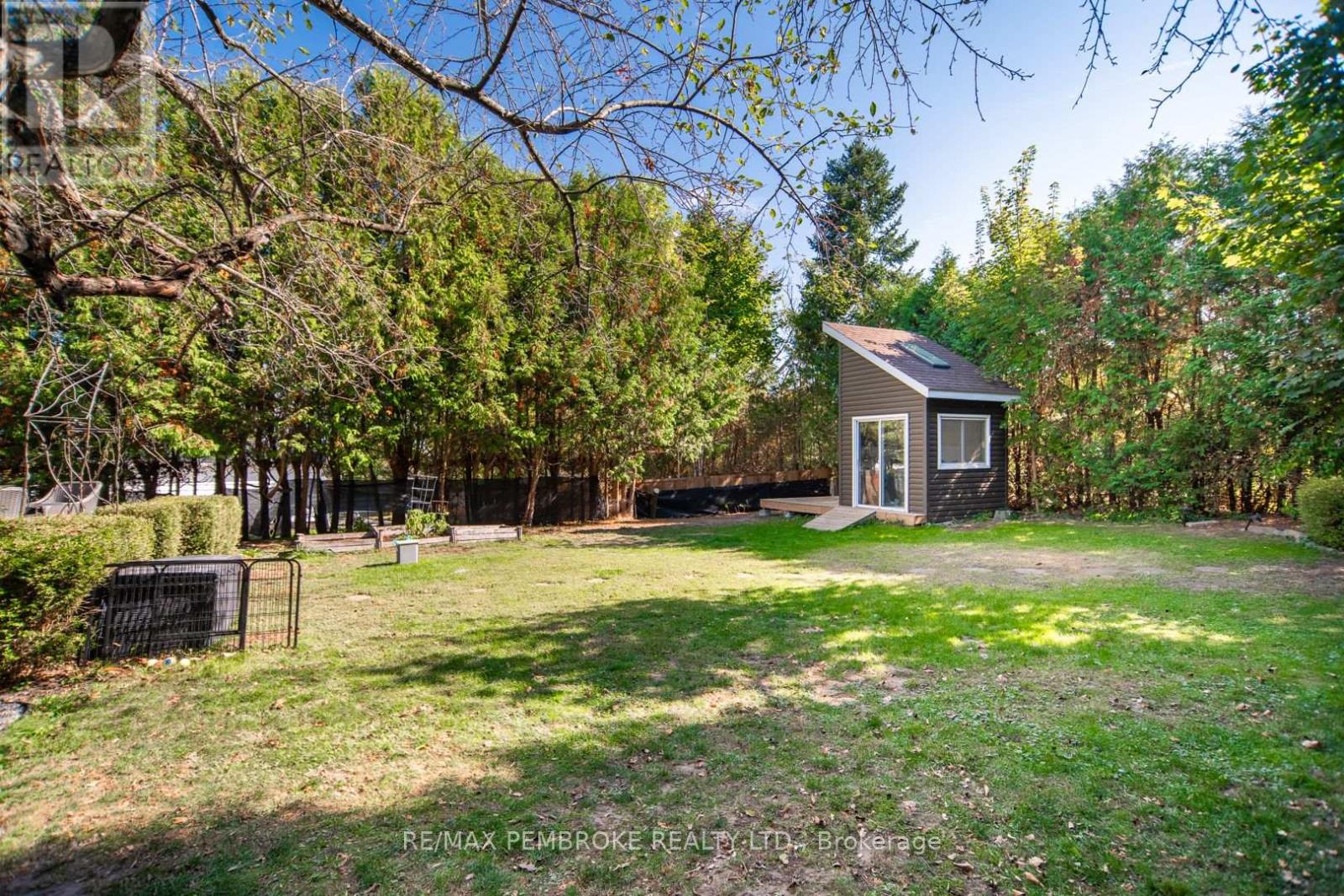 526 Esther Street, Pembroke, Ontario  K8A 3E7 - Photo 42 - X12448956