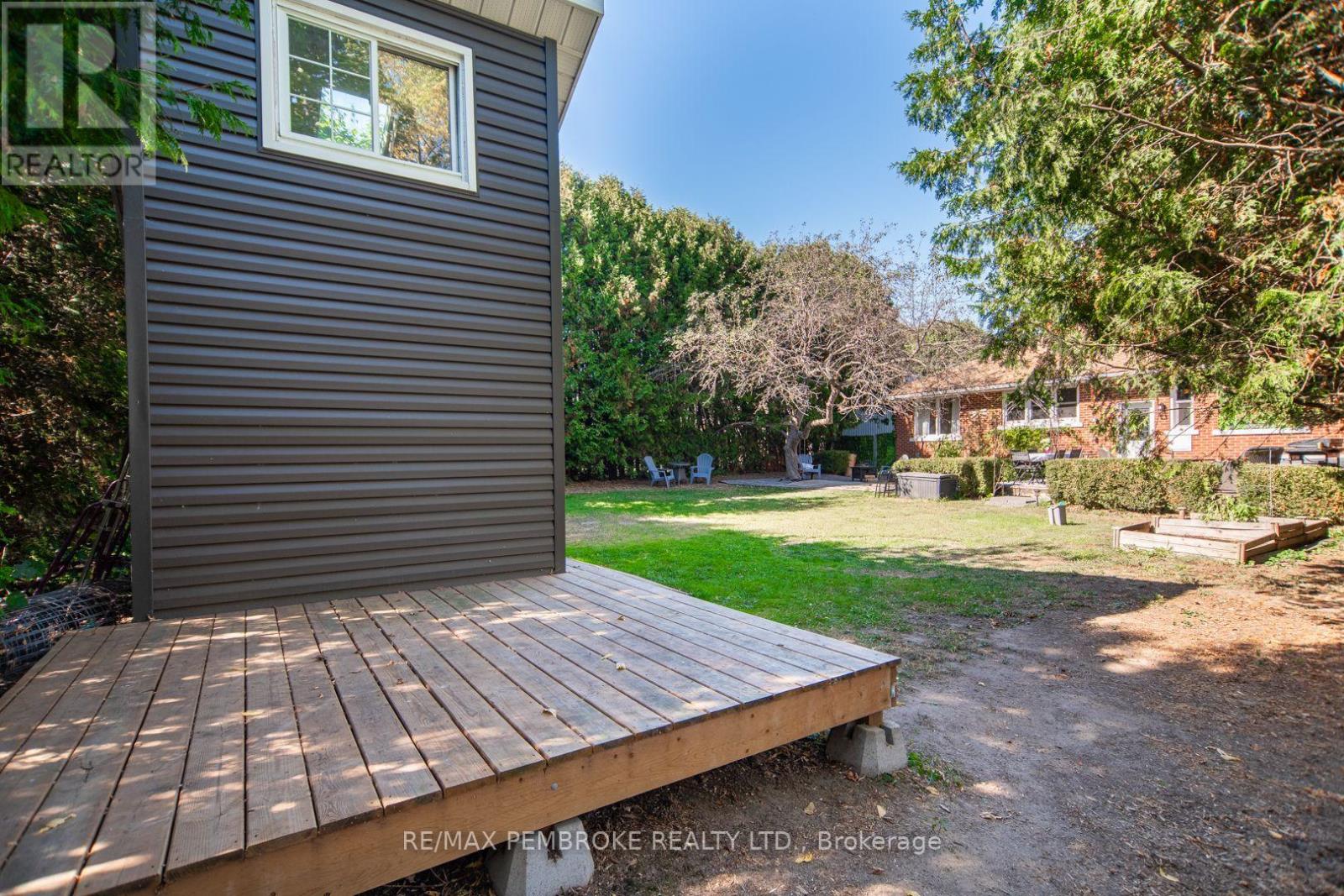 526 Esther Street, Pembroke, Ontario  K8A 3E7 - Photo 43 - X12448956