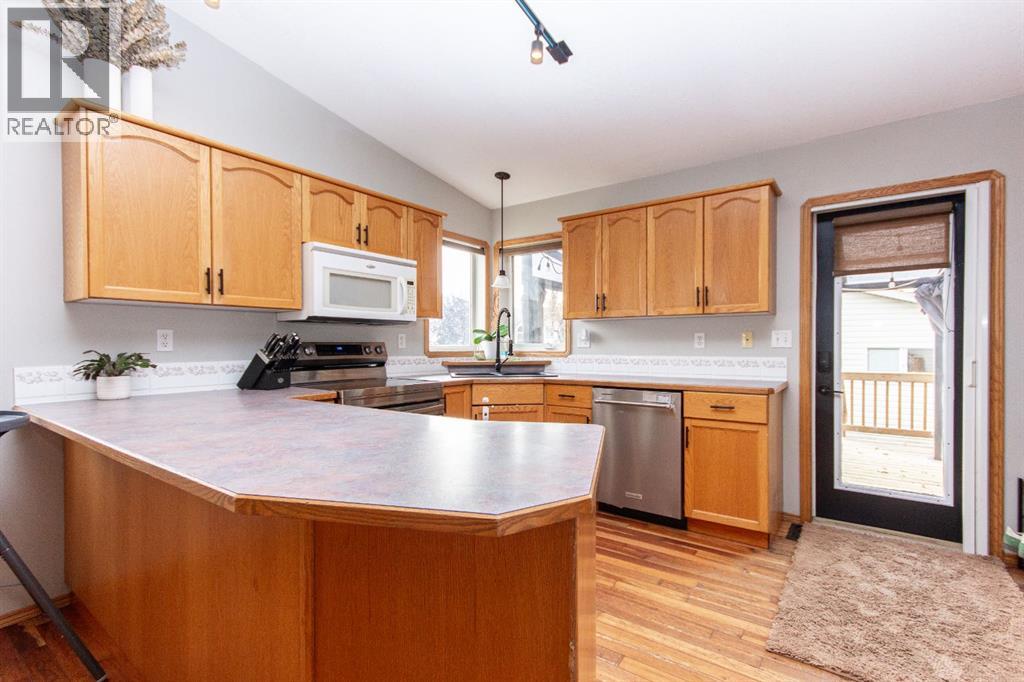 65 Lamont Close, Red Deer, Alberta  T4R 2R5 - Photo 6 - A2262128