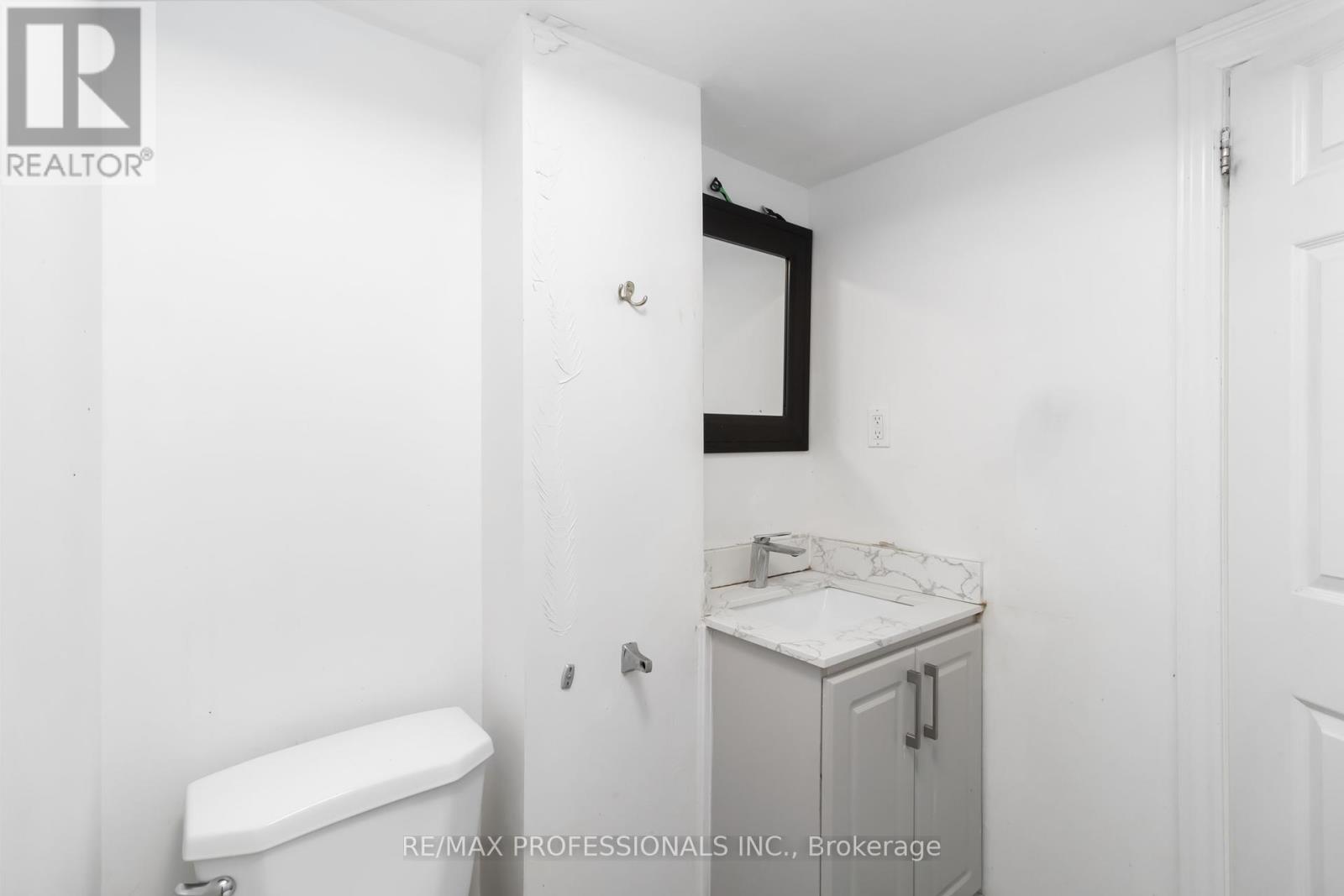 Bsmnt - 3073 Ireson Court, Mississauga, Ontario  L4T 1N7 - Photo 12 - W12448732