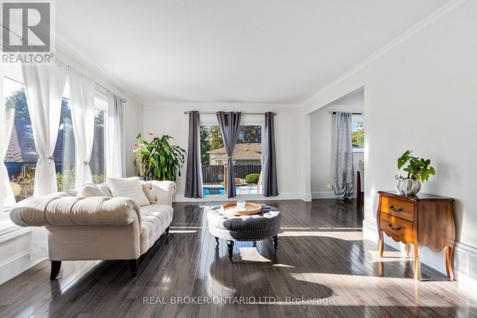 13 Pine Tree Crescent, Brampton (Brampton East), Ontario  L6W 1C7 - Photo 17 - W12448740