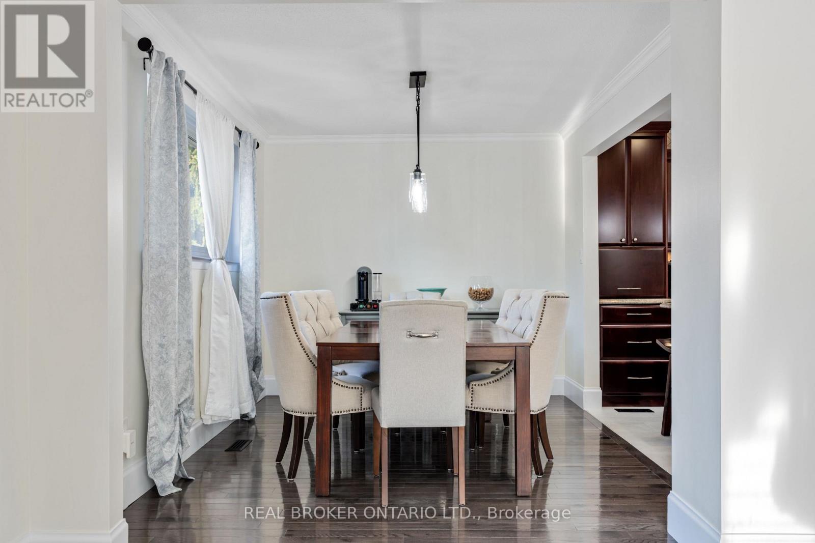 13 Pine Tree Crescent, Brampton (Brampton East), Ontario  L6W 1C7 - Photo 19 - W12448740