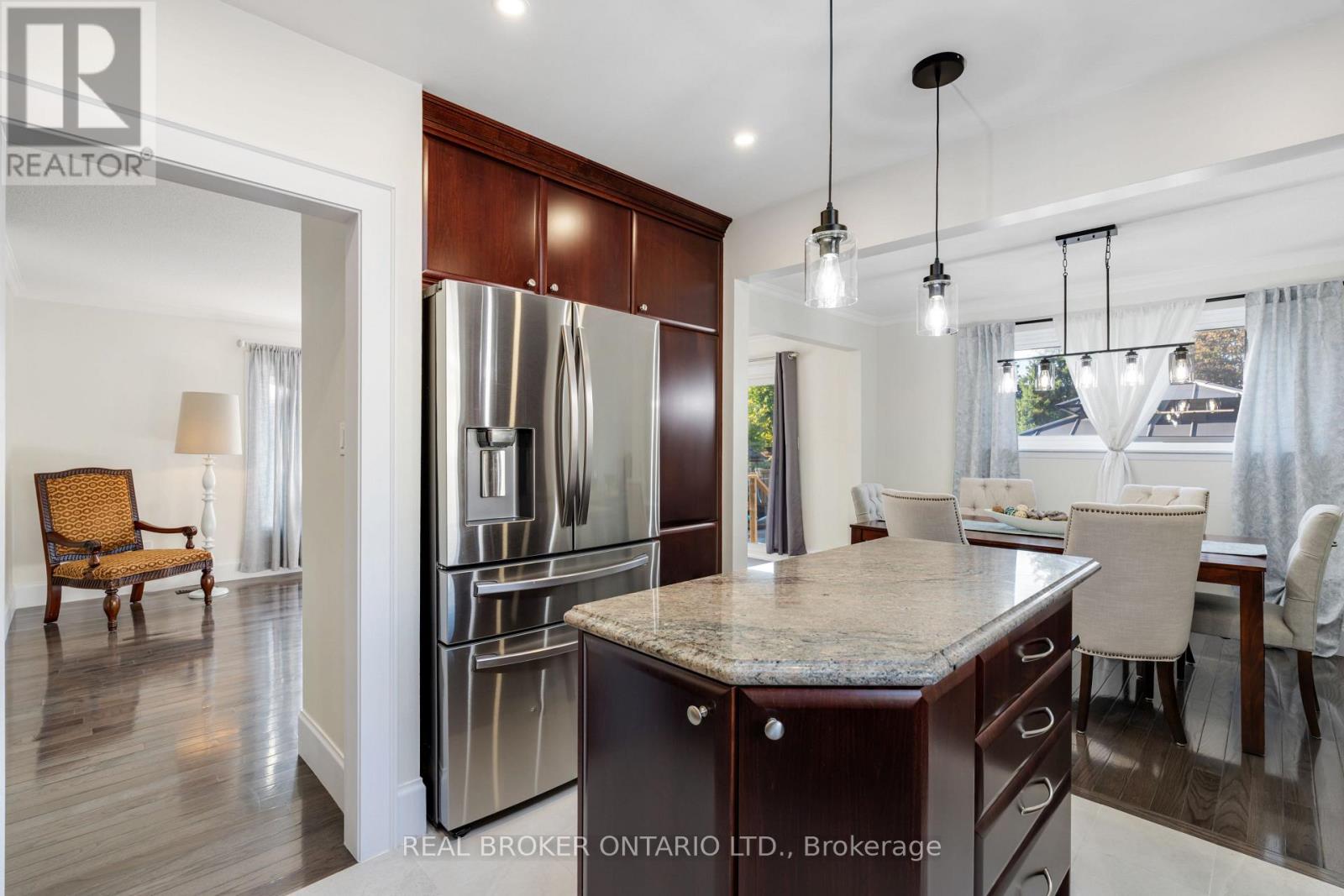 13 Pine Tree Crescent, Brampton (Brampton East), Ontario  L6W 1C7 - Photo 23 - W12448740