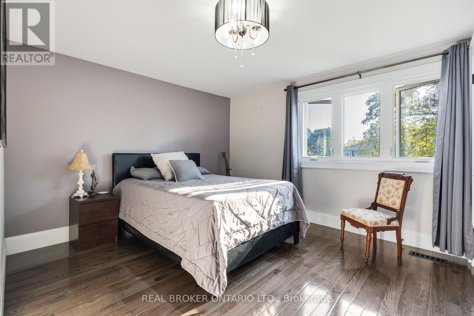 13 Pine Tree Crescent, Brampton (Brampton East), Ontario  L6W 1C7 - Photo 35 - W12448740