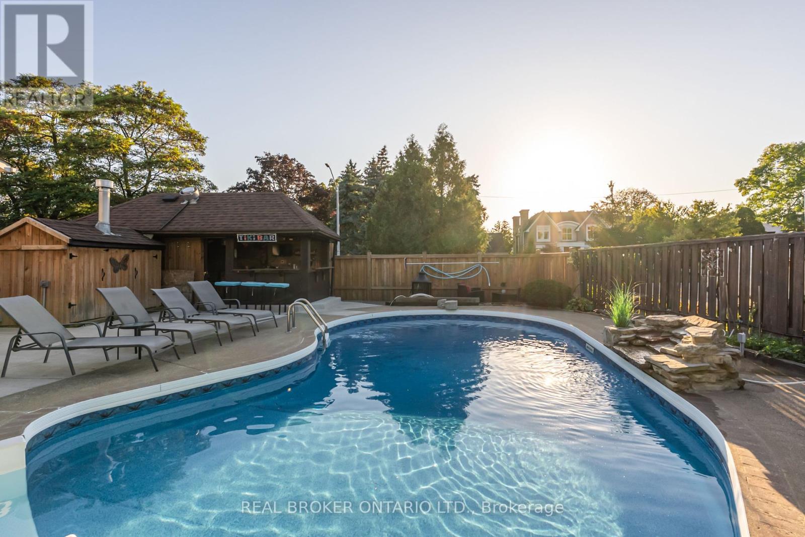 13 Pine Tree Crescent, Brampton (Brampton East), Ontario  L6W 1C7 - Photo 42 - W12448740