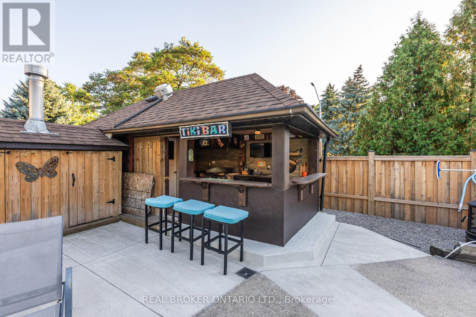 13 Pine Tree Crescent, Brampton (Brampton East), Ontario  L6W 1C7 - Photo 45 - W12448740